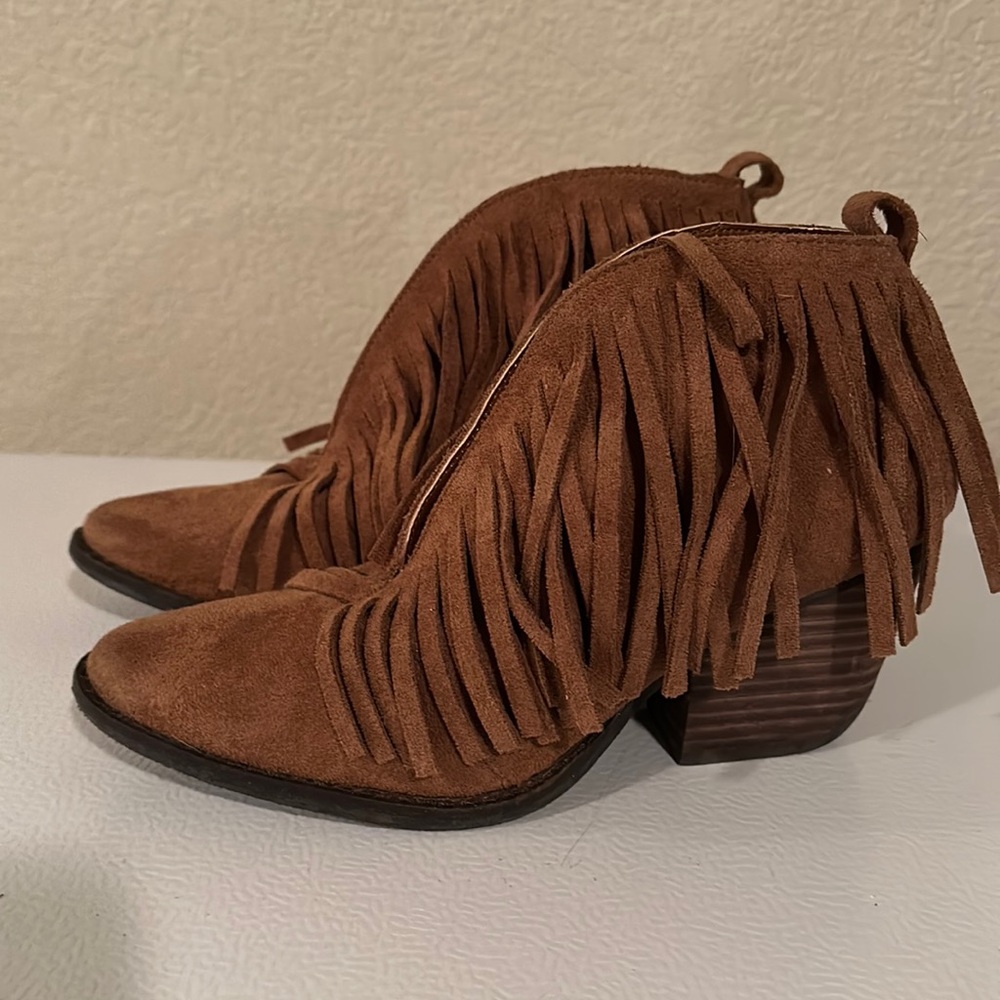 Coconuts Heeled Moccasin booties, size 6